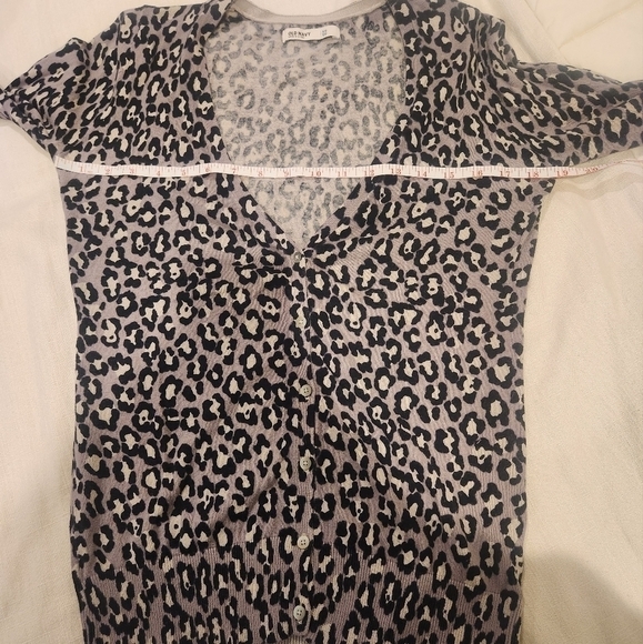 Old Navy Lavander Animal print cardigan 100% cotton - Picture 7 of 8